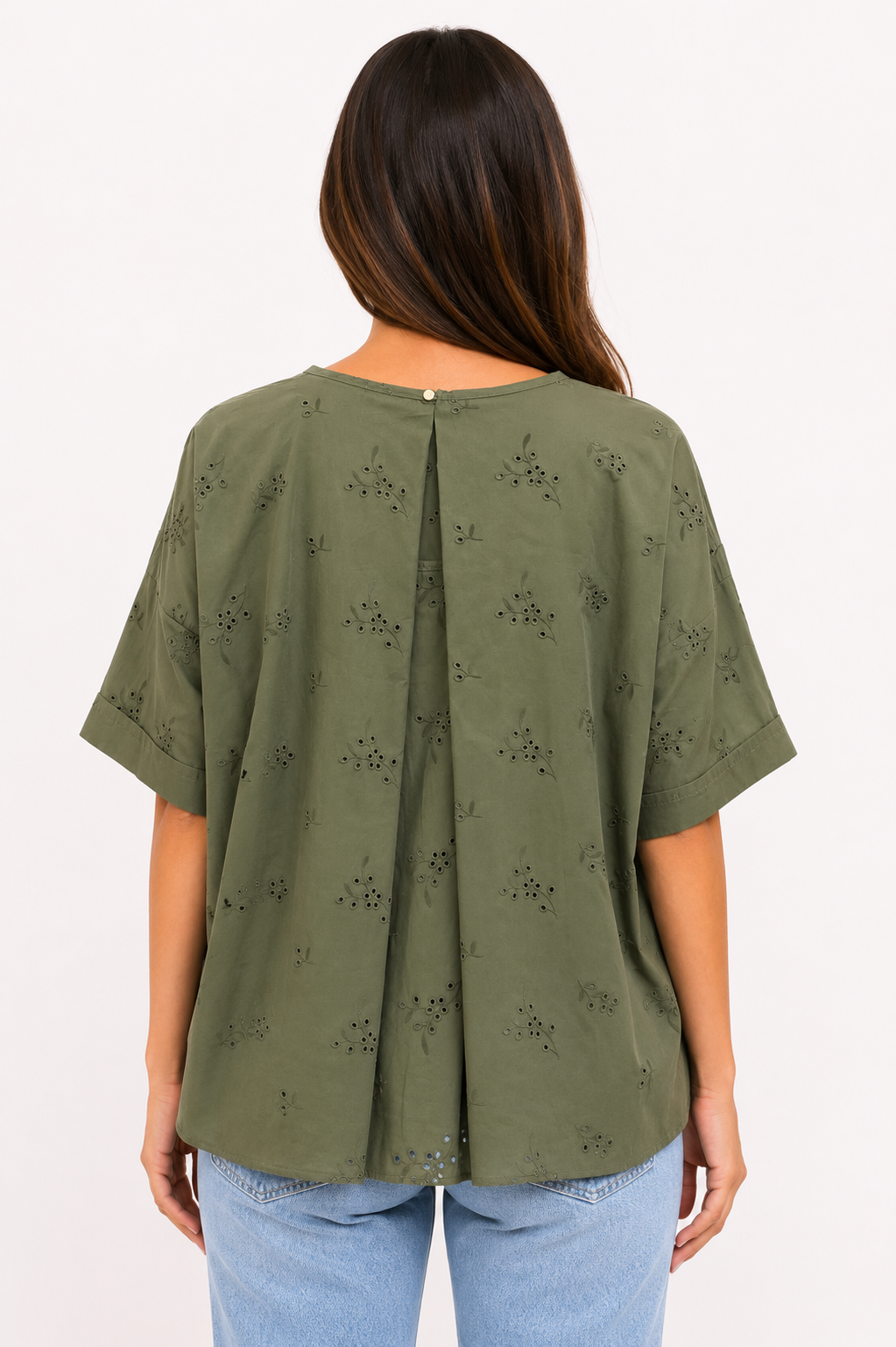 Blusa in sangallo con pences