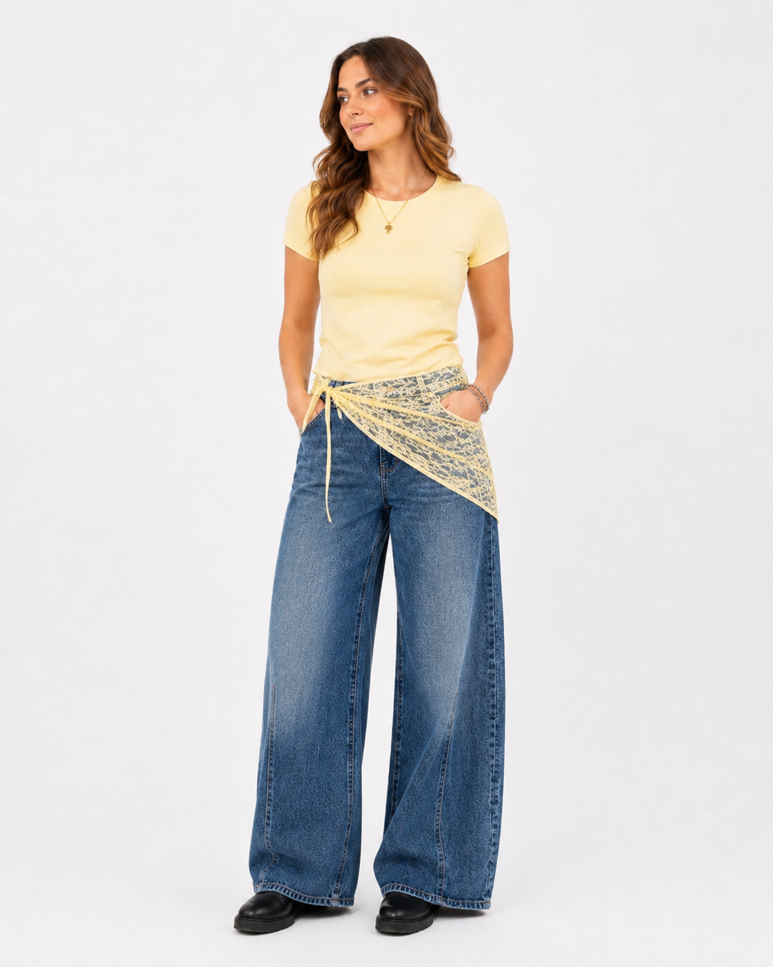 Jeans barrel con bandana in pizzo