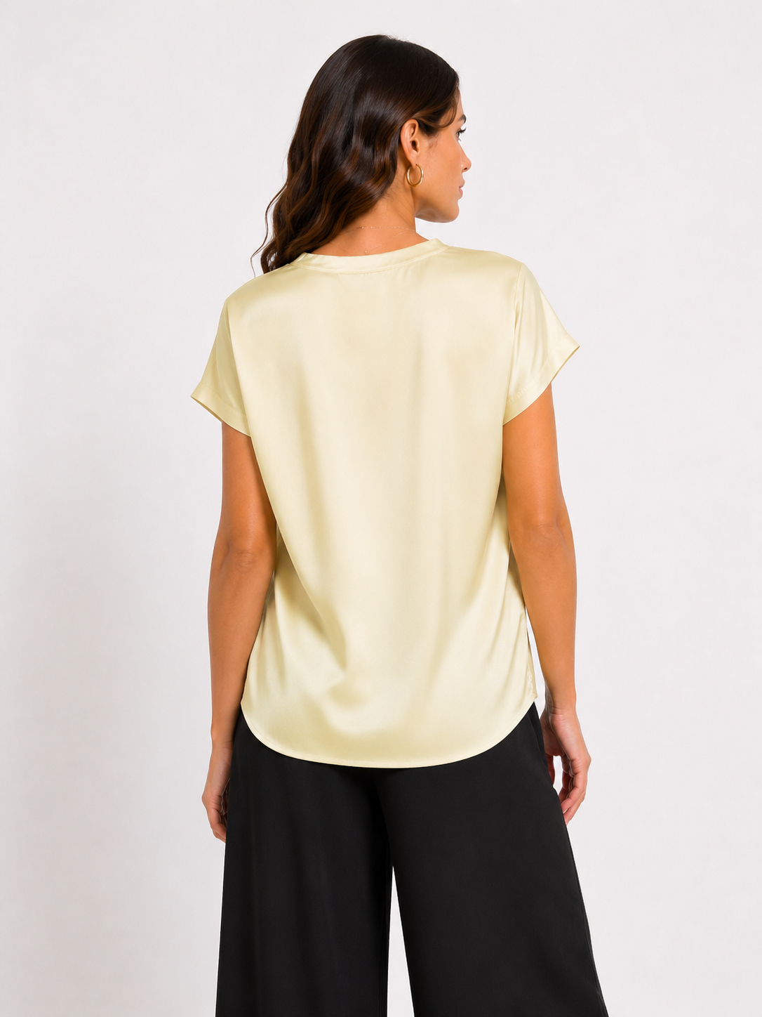 Blusa girocollo in satin