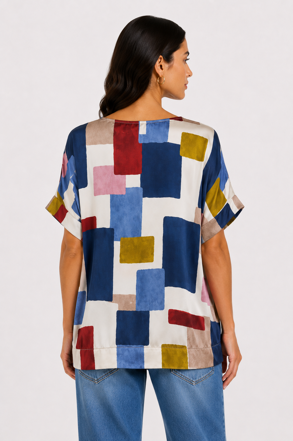 Blusa in satin a fantasia geometrica