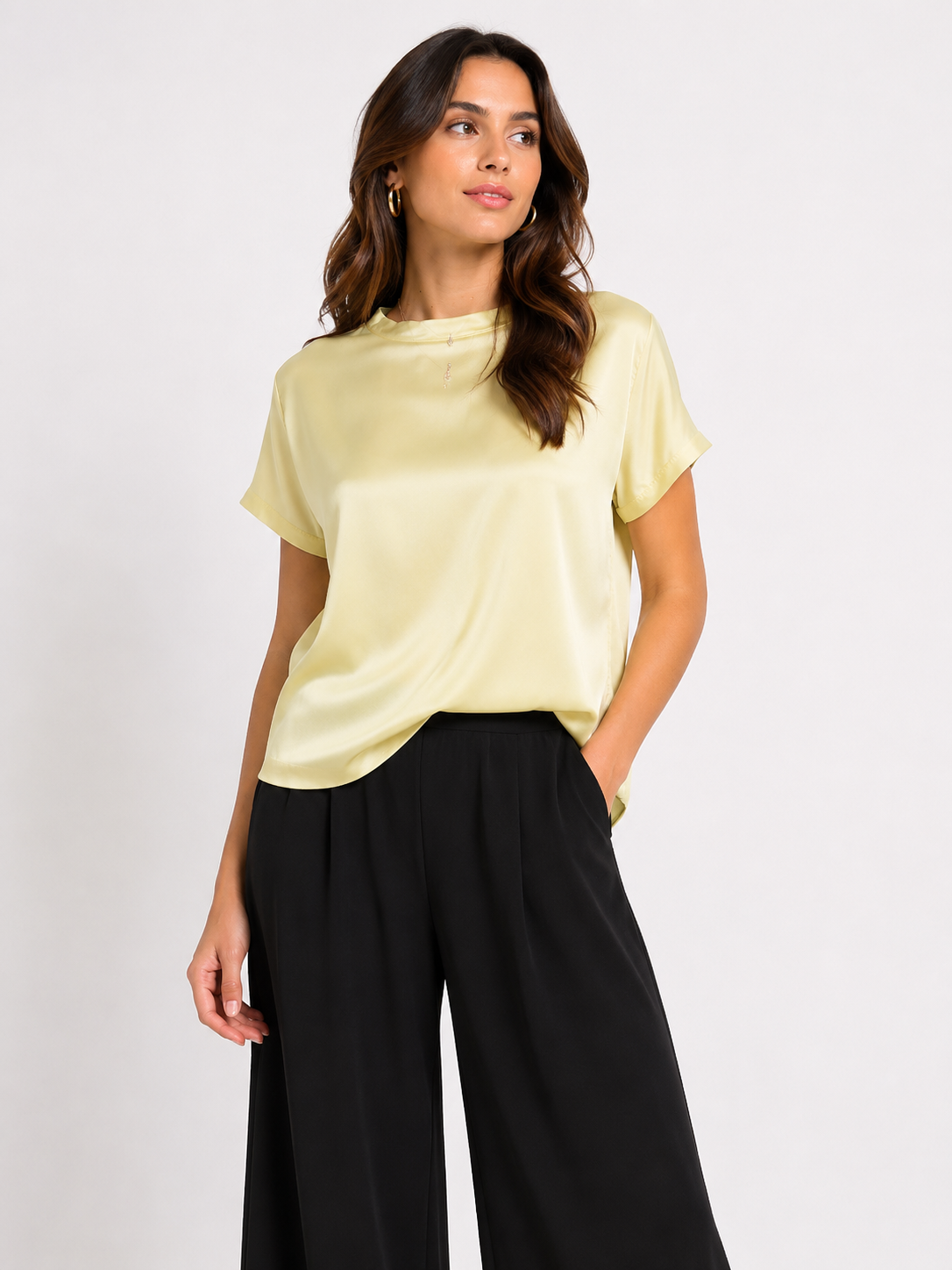 Blusa girocollo in satin