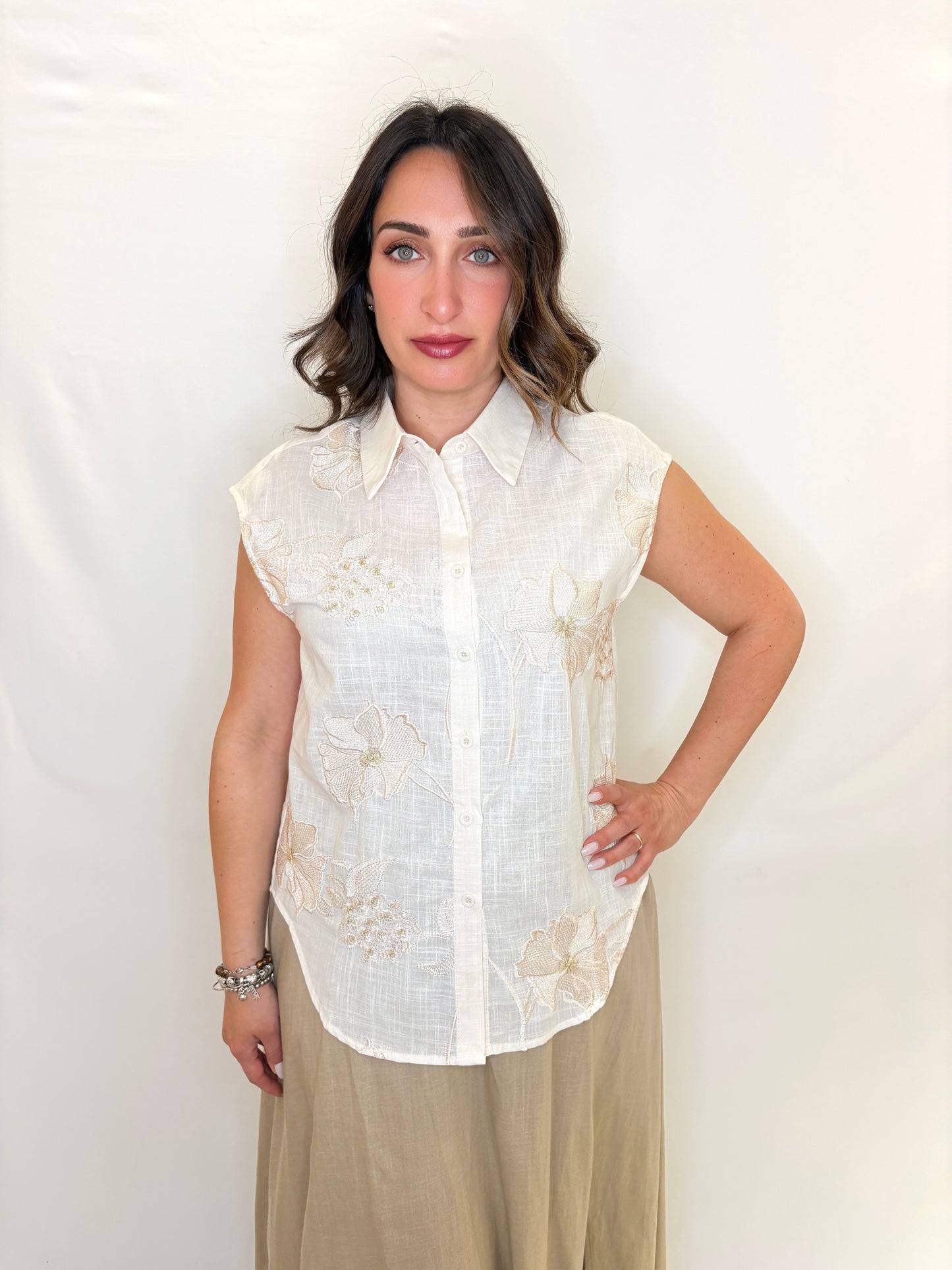 Camicia ricamata
